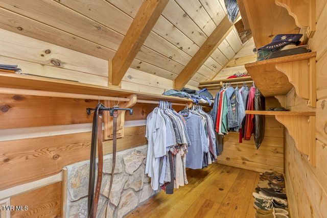 319 Ivy Wood Lane, Mountain City, TN 37683