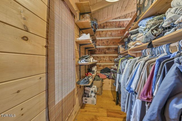 319 Ivy Wood Lane, Mountain City, TN 37683