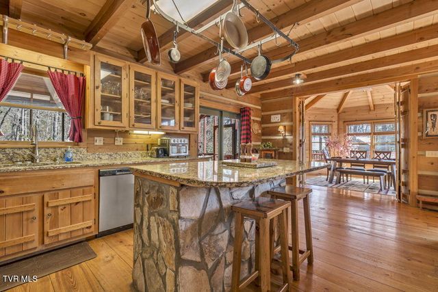 319 Ivy Wood Lane, Mountain City, TN 37683