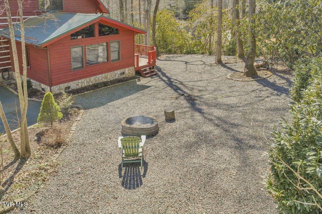 319 Ivy Wood Lane, Mountain City, TN 37683