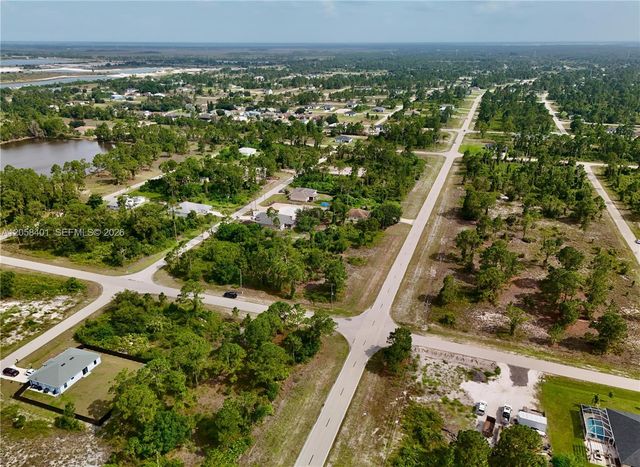 1041 Columbus Boulevard, Lehigh Acres, FL 33974