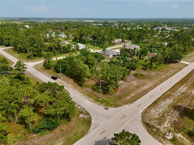 1041 Columbus Boulevard, Lehigh Acres, FL 33974