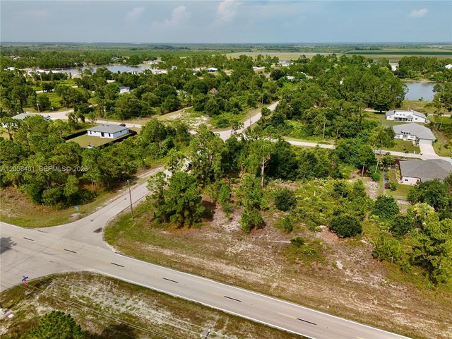 1041 Columbus Boulevard, Lehigh Acres, FL 33974