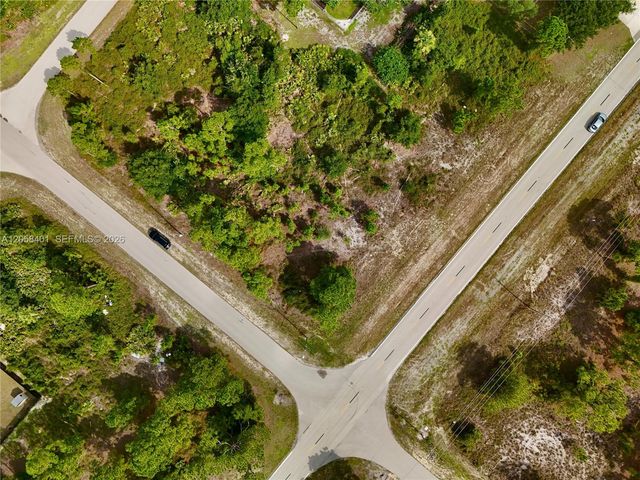 1041 Columbus Boulevard, Lehigh Acres, FL 33974
