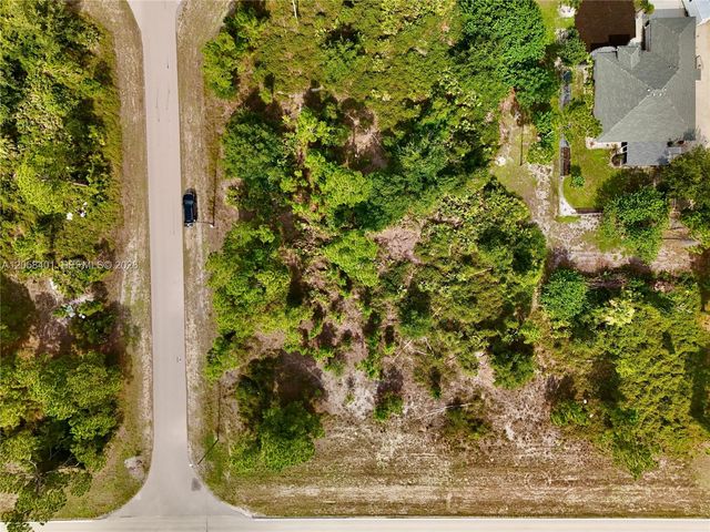 1041 Columbus Boulevard, Lehigh Acres, FL 33974