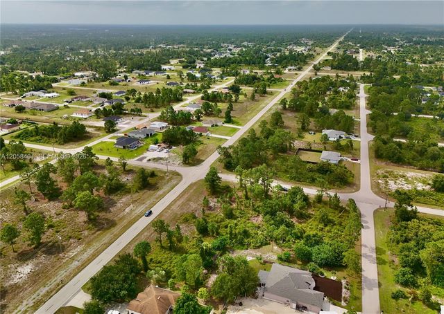 1041 Columbus Boulevard, Lehigh Acres, FL 33974