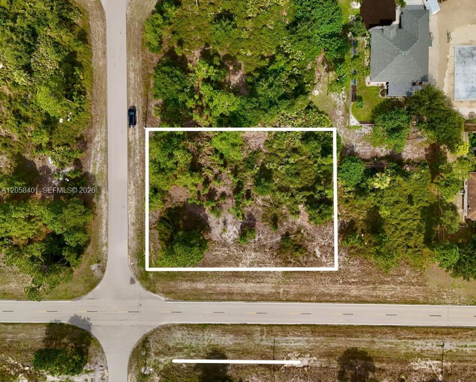 1041 Columbus Boulevard, Lehigh Acres, FL 33974