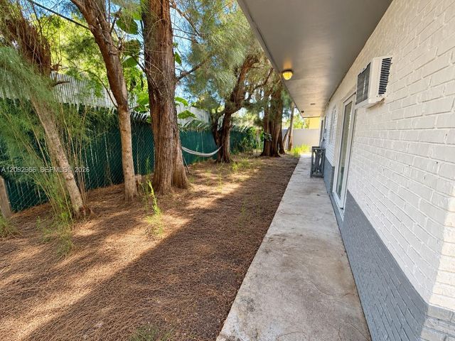 119 NW 43rd Court 5, Oakland Park, FL 33309