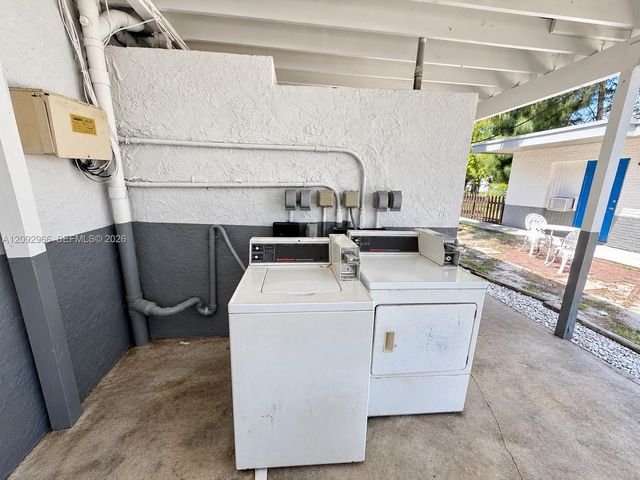 119 NW 43rd Court 5, Oakland Park, FL 33309