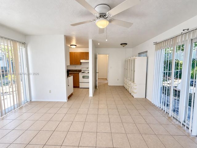 119 NW 43rd Court 5, Oakland Park, FL 33309