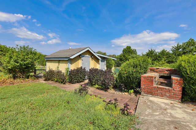 2351 Greenwood Road, Marshfield, MO 65706