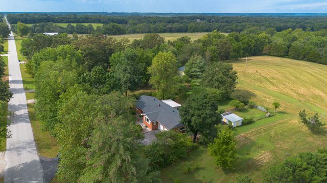 2351 Greenwood Road, Marshfield, MO 65706