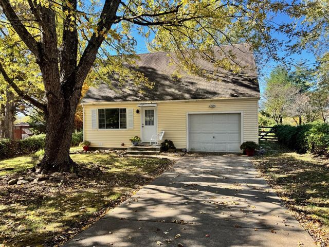 2351 Greenwood Road, Marshfield, MO 65706