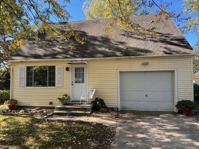 2351 Greenwood Road, Marshfield, MO 65706