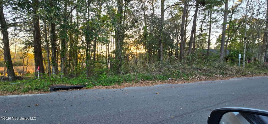 117 Reynolds Circle, Ocean Springs, MS 39564