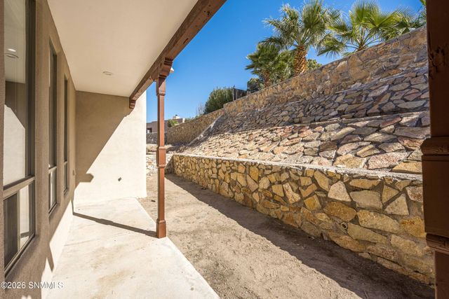 2266 Los Misioneros, Las Cruces, NM 88011