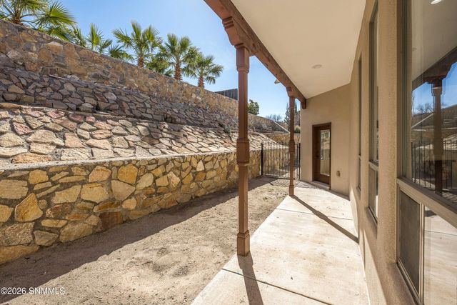 2266 Los Misioneros, Las Cruces, NM 88011