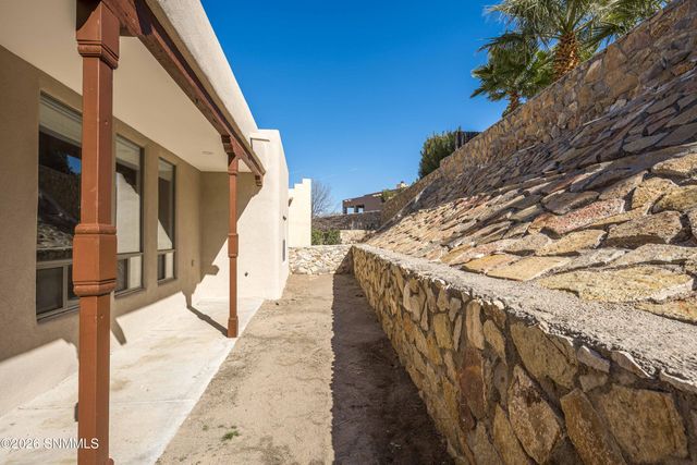 2266 Los Misioneros, Las Cruces, NM 88011