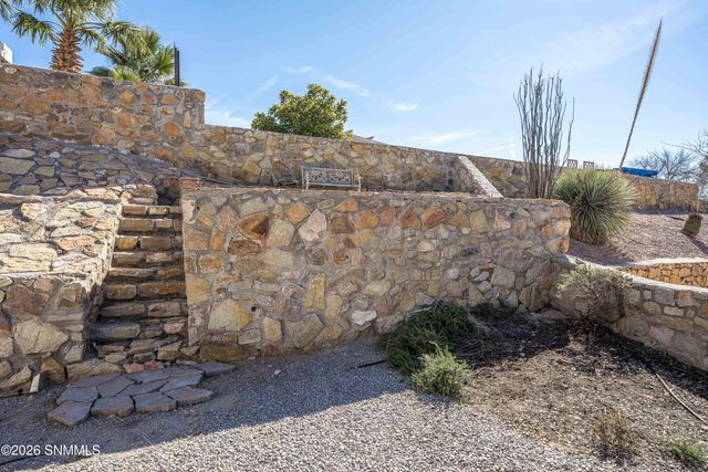 2266 Los Misioneros, Las Cruces, NM 88011