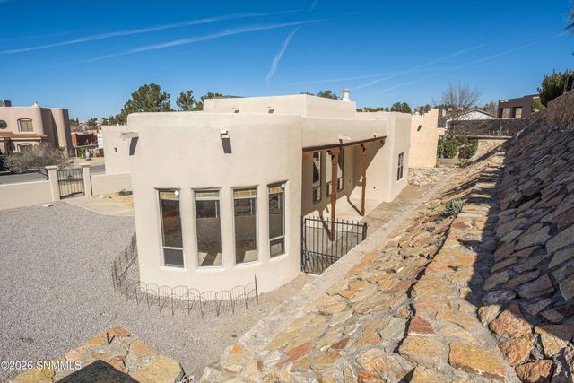 2266 Los Misioneros, Las Cruces, NM 88011