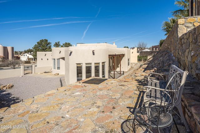 2266 Los Misioneros, Las Cruces, NM 88011