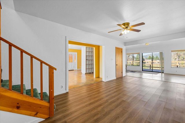 1300 Daisy Lane, Grants Pass, OR 97527