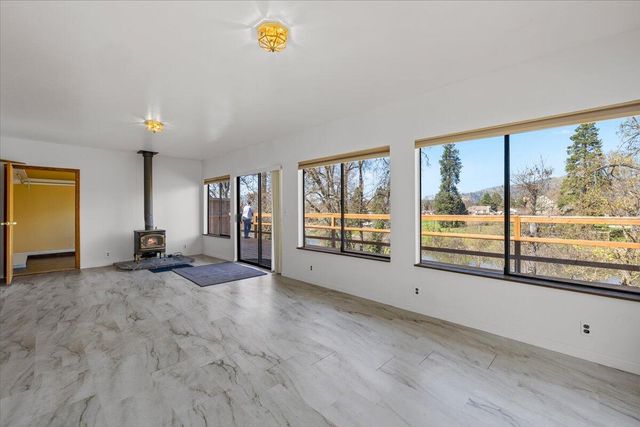 1300 Daisy Lane, Grants Pass, OR 97527