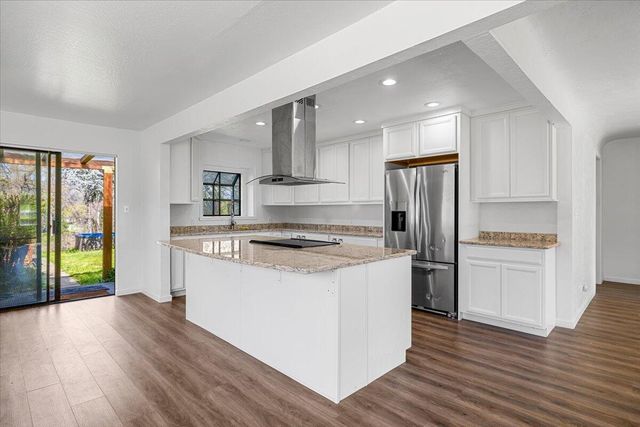 1300 Daisy Lane, Grants Pass, OR 97527