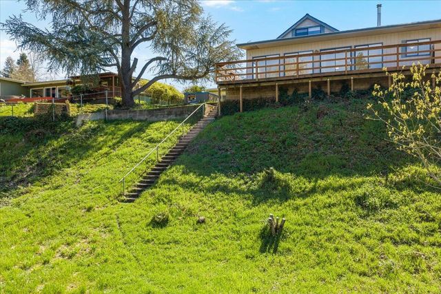 1300 Daisy Lane, Grants Pass, OR 97527