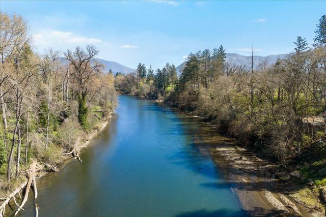 1300 Daisy Lane, Grants Pass, OR 97527