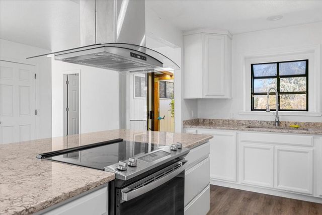 1300 Daisy Lane, Grants Pass, OR 97527