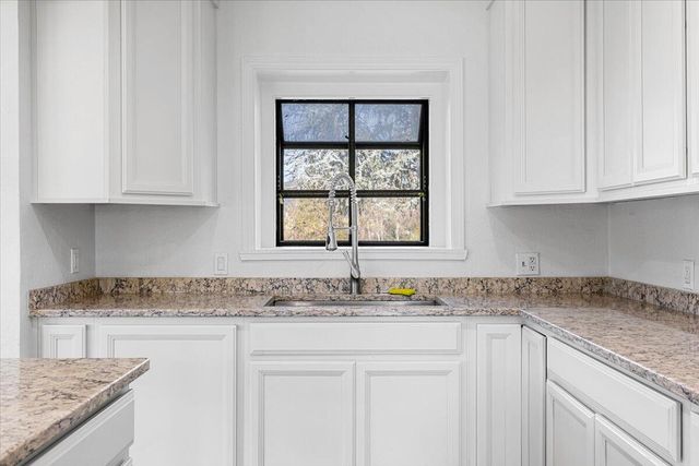 1300 Daisy Lane, Grants Pass, OR 97527