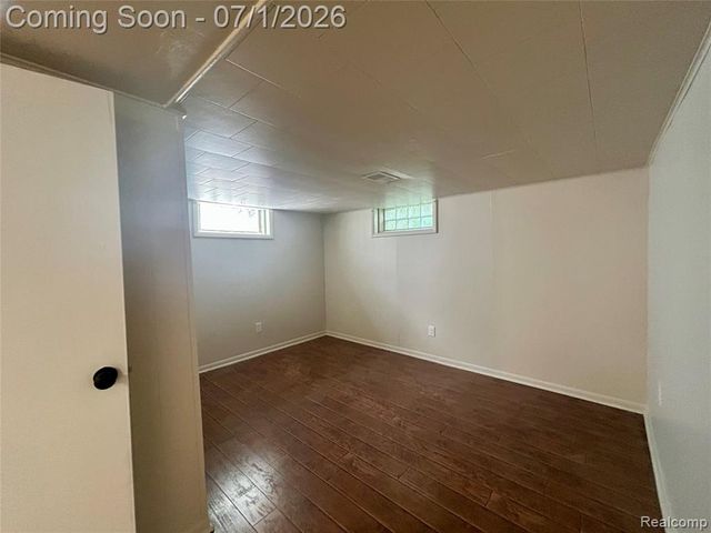 86 E Columbia Avenue, Pontiac, MI 48340