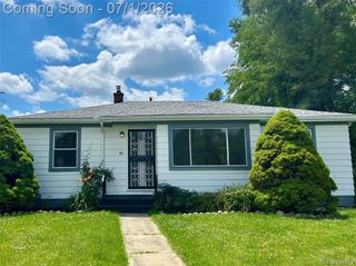 86 E Columbia Avenue, Pontiac, MI 48340