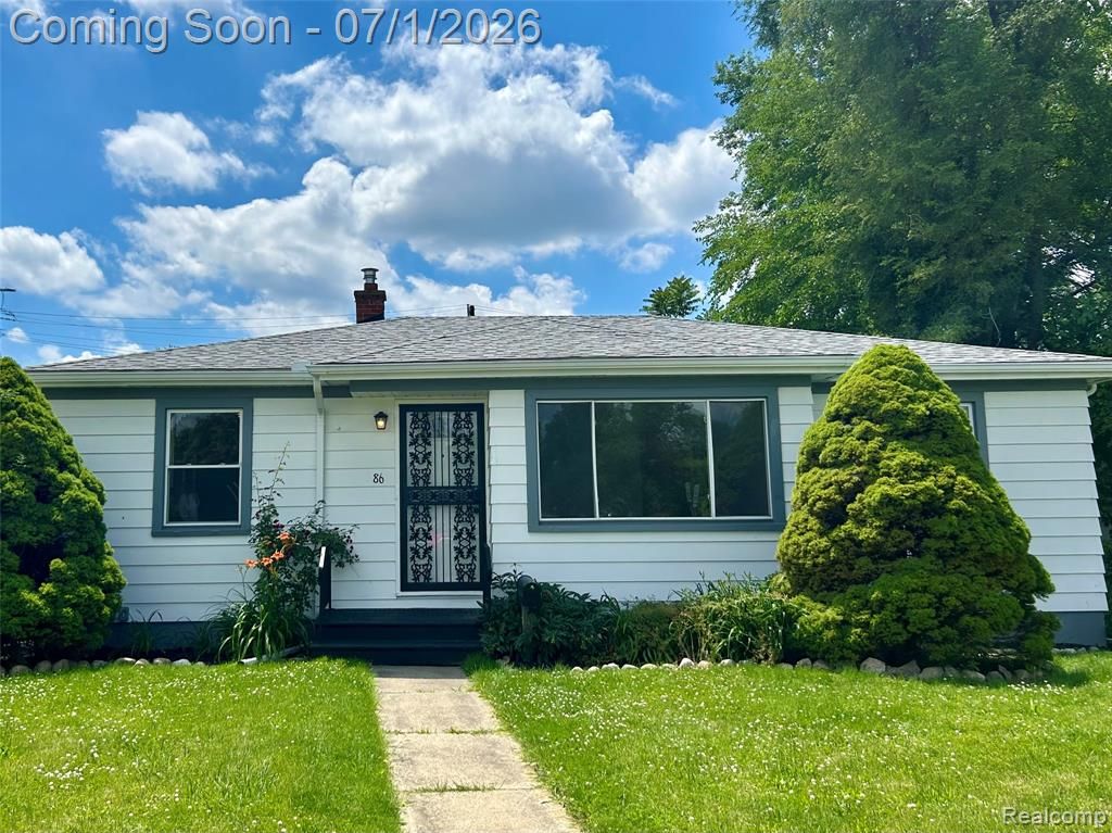 86 E Columbia Avenue, Pontiac, MI 48340