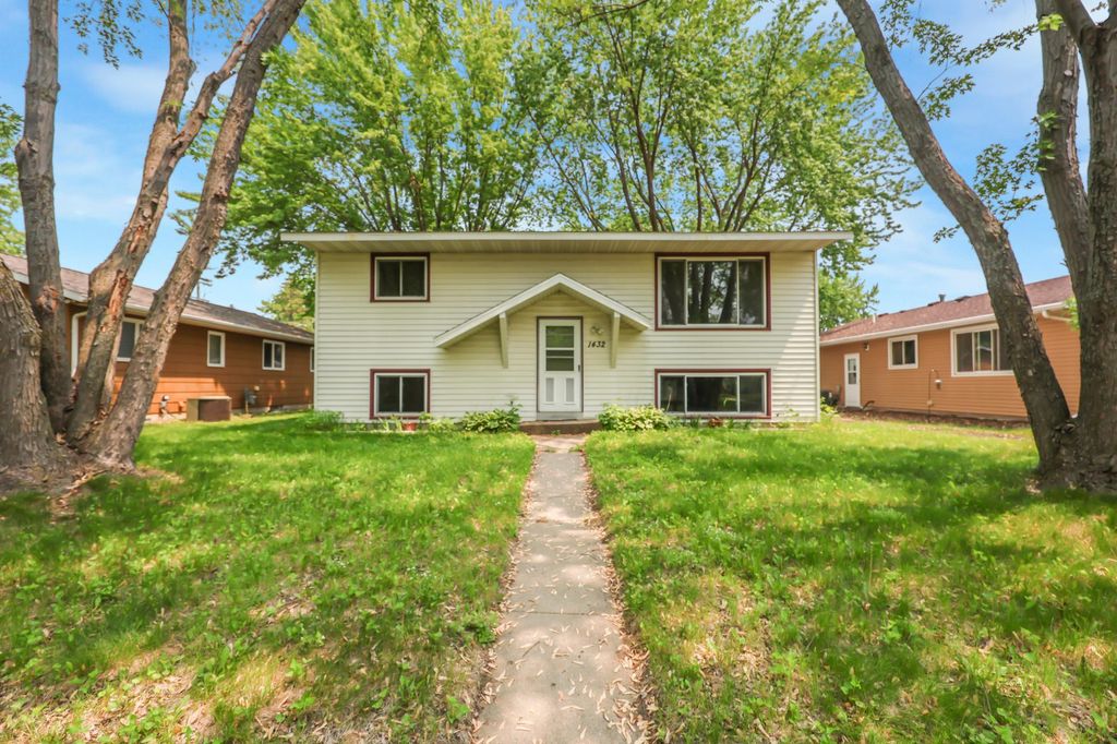 1432 11th Avenue N, Saint Cloud, MN 56303