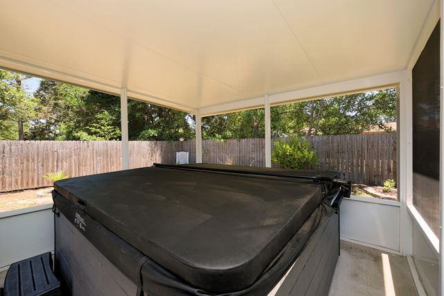 12 Berwick Circle, Shalimar, FL 32579