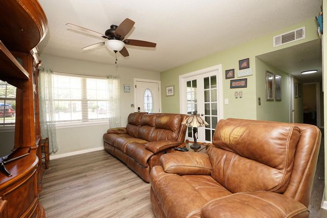 12 Berwick Circle, Shalimar, FL 32579