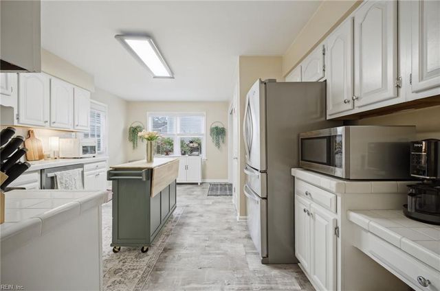 1829 Mullholand DR, Virginia Beach, VA 23454