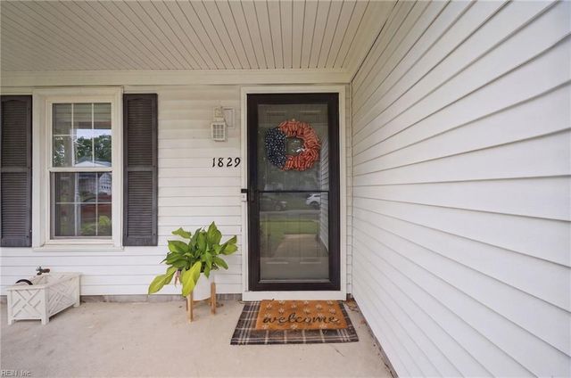 1829 Mullholand DR, Virginia Beach, VA 23454