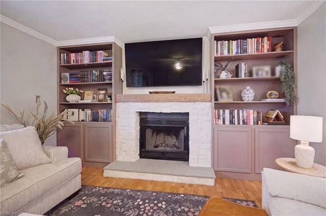 1829 Mullholand DR, Virginia Beach, VA 23454