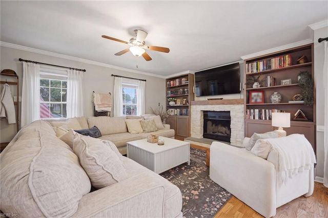 1829 Mullholand DR, Virginia Beach, VA 23454