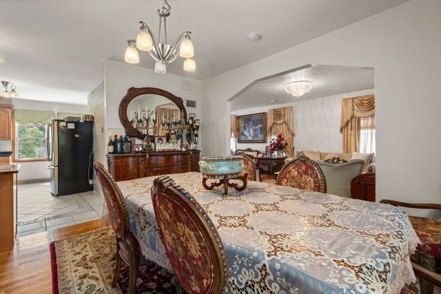 20 Berkmans St, Worcester, MA 01602