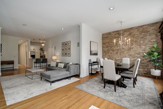 875 N La Salle Drive 2S, Chicago, IL 60610