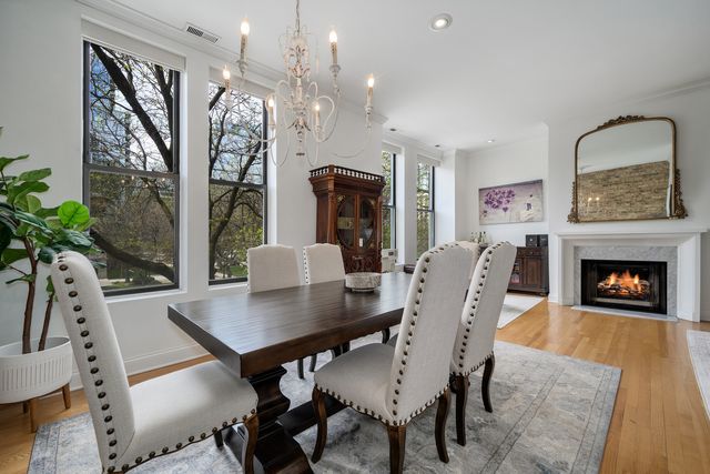 875 N La Salle Drive 2S, Chicago, IL 60610