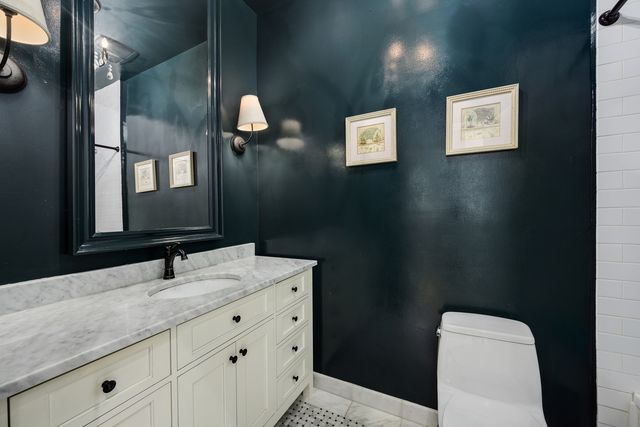 875 N La Salle Drive 2S, Chicago, IL 60610