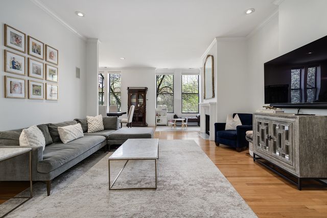 875 N La Salle Drive 2S, Chicago, IL 60610