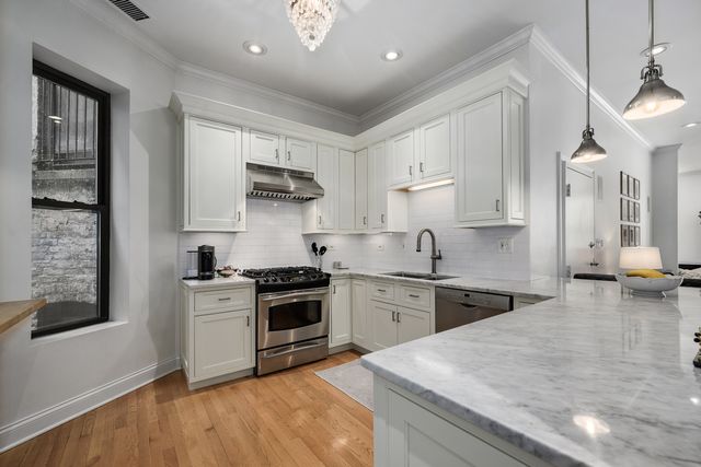 875 N La Salle Drive 2S, Chicago, IL 60610