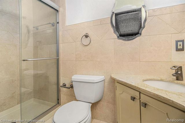 14561 Leslie Street, Oak Park, MI 48237