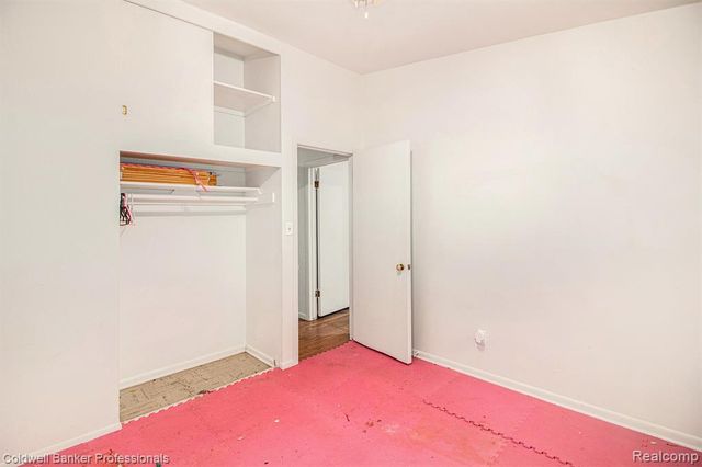 14561 Leslie Street, Oak Park, MI 48237